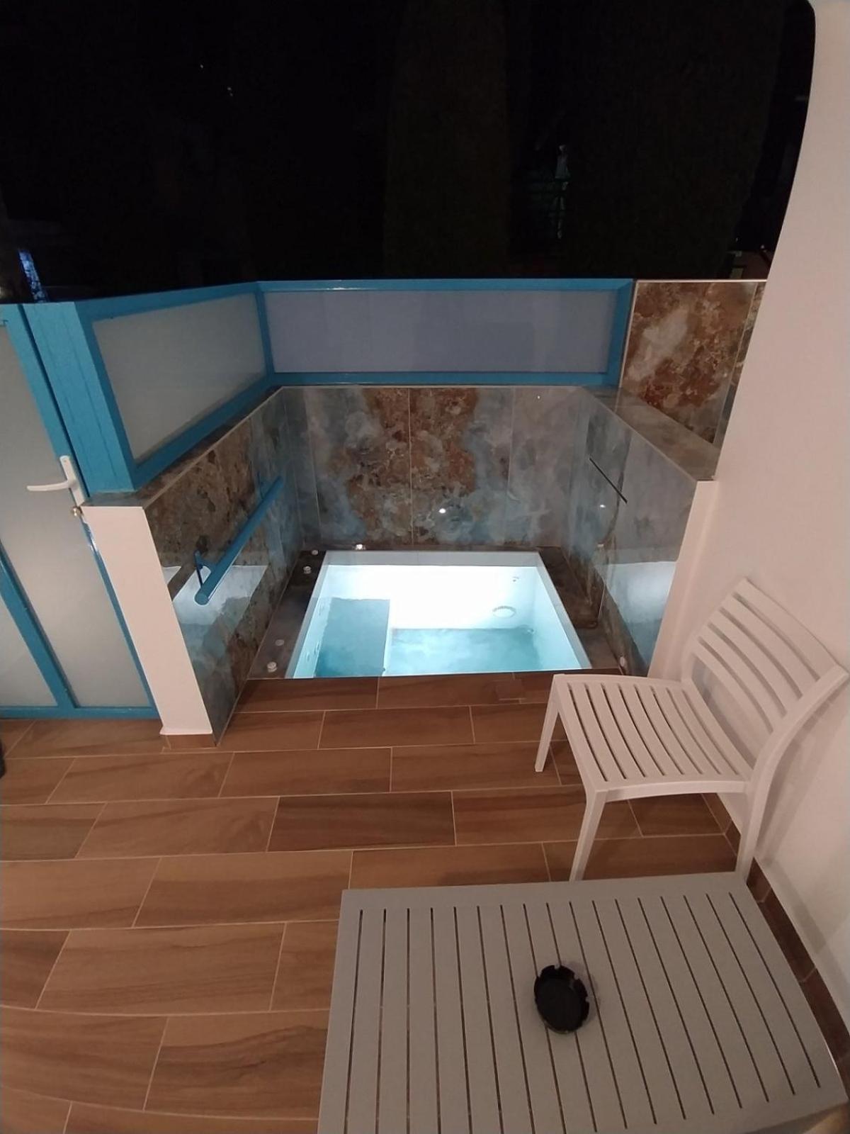 Chariot Apartments Santorini Камари Номер фото