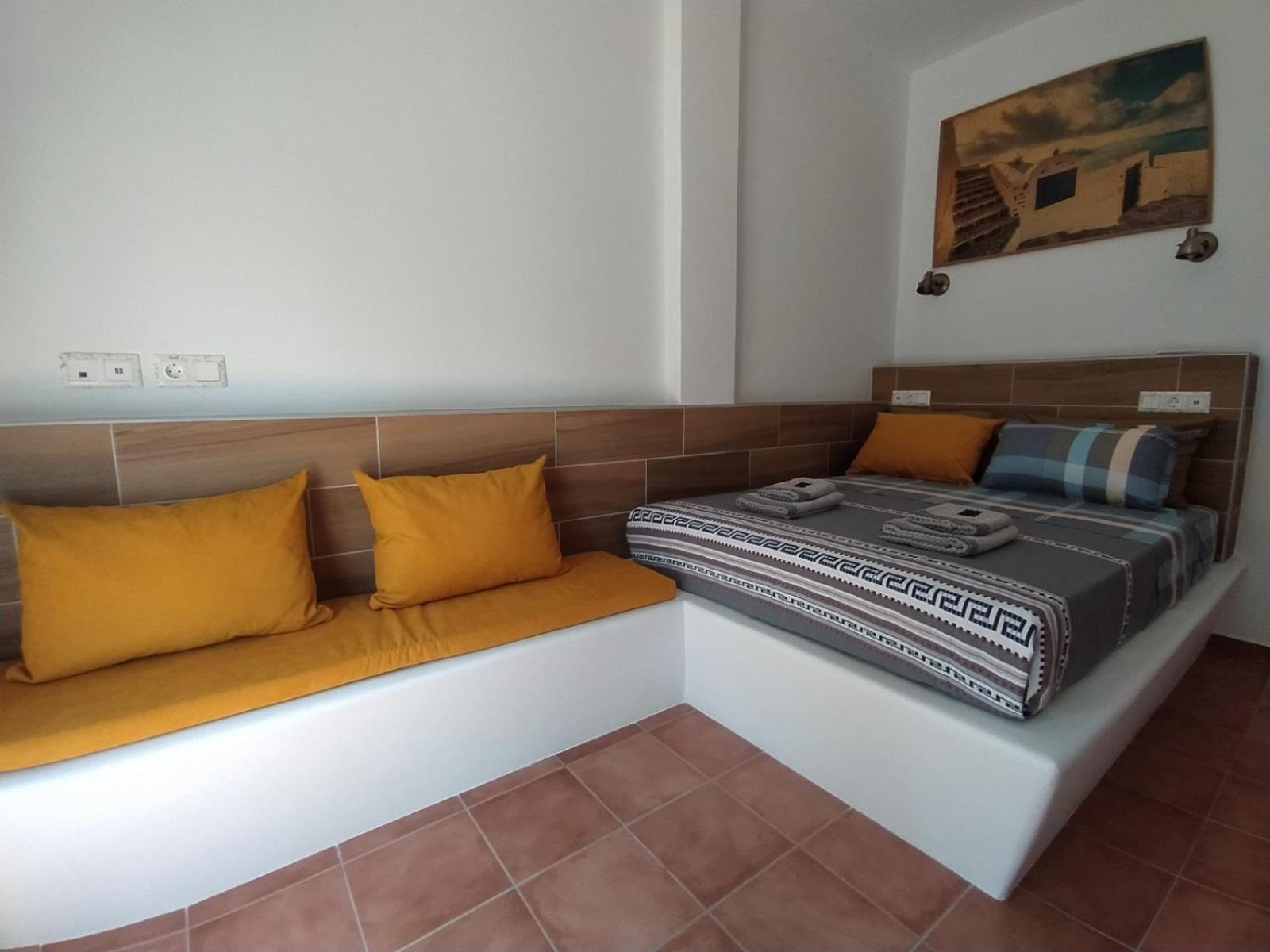 Chariot Apartments Santorini Камари Экстерьер фото