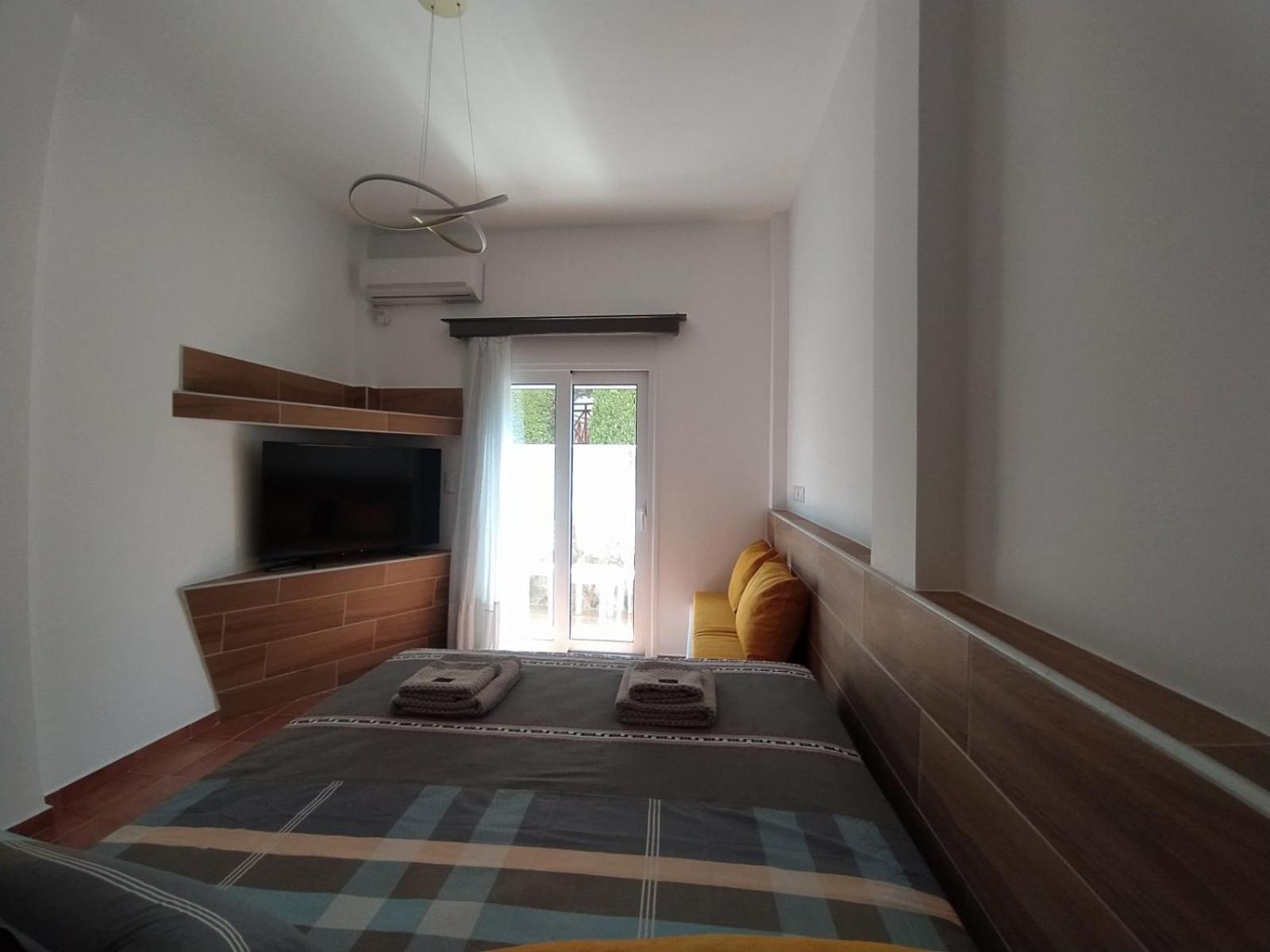 Chariot Apartments Santorini Камари Номер фото